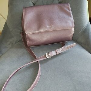 Matt & Nat Vegan Leather Iris Crossbody